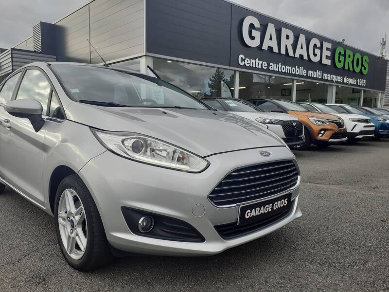 Photo de la voiture FORD FIESTA 1.6 TDCi 95 FAP Titanium