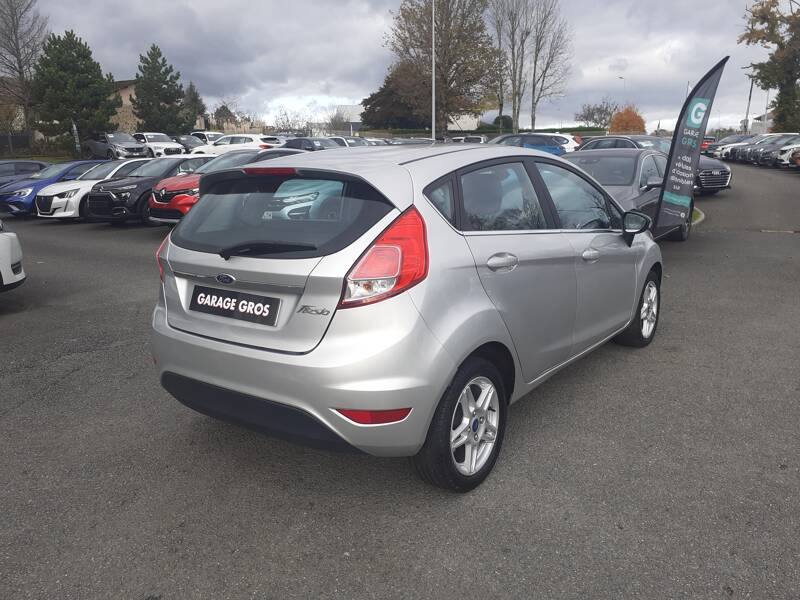 Photo de la voiture FORD FIESTA 1.6 TDCi 95 FAP Titanium