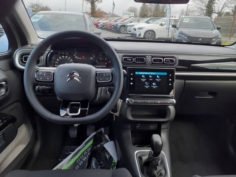 Photo de la voiture CITROEN C3 PureTech 83 S&S BVM5 Shine