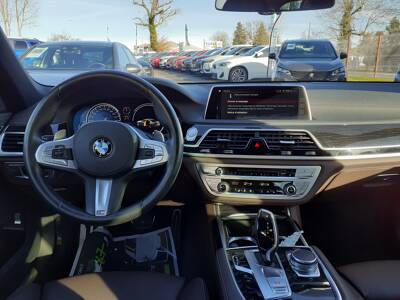 Voir la photo n°5 de la voiture d'occasion BMW SERIE 7 G11/G12 — 730d 265 ch M Sport A