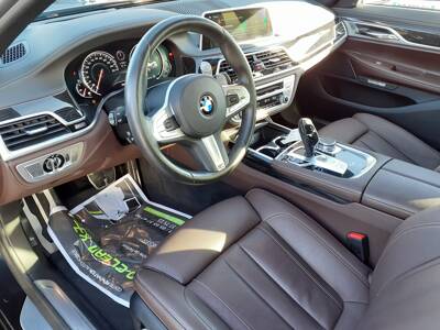 Voir la photo n°4 de la voiture d'occasion BMW SERIE 7 G11/G12 — 730d 265 ch M Sport A