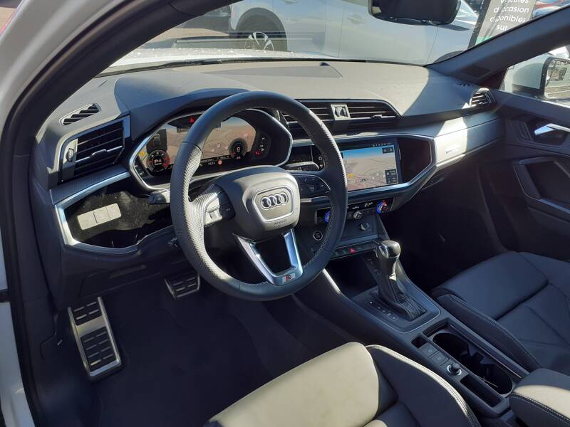 Photo de la voiture AUDI Q3 SPORTBACK 35 TDI 150 ch S tronic 7 S line