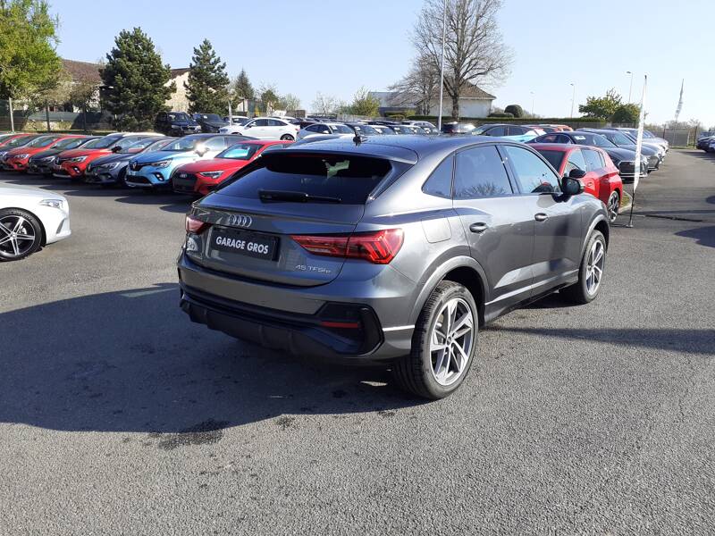 Photo de la voiture AUDI Q3 SPORTBACK 45 TFSIe  245 ch S tronic 6 S line