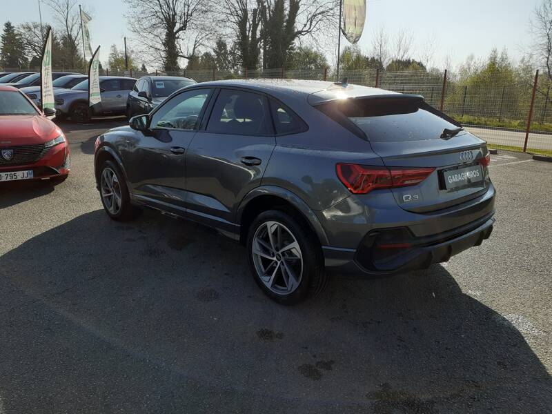 Photo de la voiture AUDI Q3 SPORTBACK 45 TFSIe  245 ch S tronic 6 S line