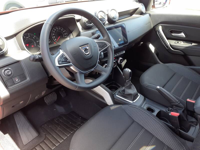 Photo de la voiture DACIA DUSTER TCe 150 FAP 4x2 EDC Prestige