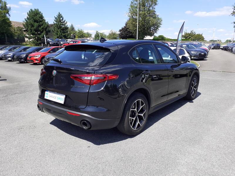 Photo de la voiture ALFA ROMEO STELVIO MY21 2.2 190 ch AT8 Sprint