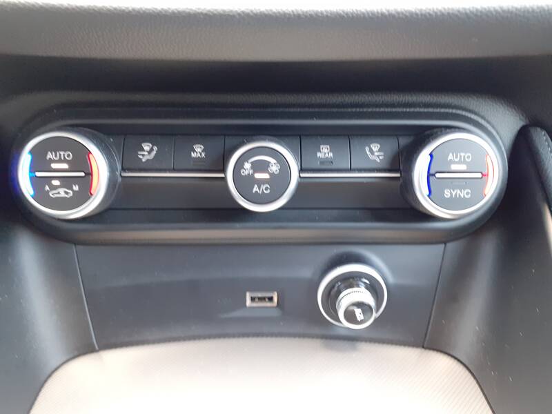 Photo de la voiture ALFA ROMEO STELVIO MY21 2.2 190 ch AT8 Sprint