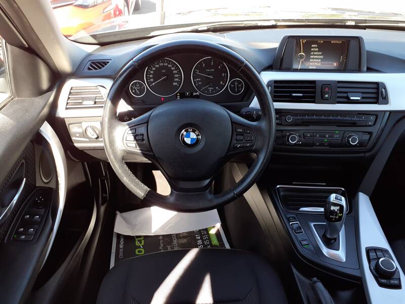 Photo de la voiture BMW SERIE 3 F30 318d 143 ch 114 g Lounge A