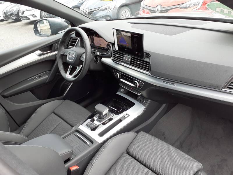 Photo de la voiture AUDI Q5 SPORTBACK 50 TFSIe 299 S tronic 7 Quattro S line