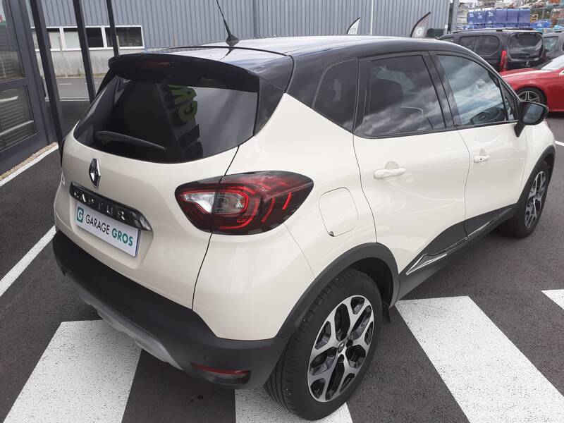 Photo de la voiture RENAULT CAPTUR TCe 150 FAP EDC Intens