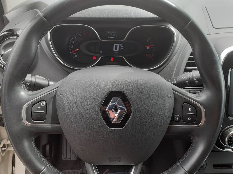 Photo de la voiture RENAULT CAPTUR TCe 150 FAP EDC Intens